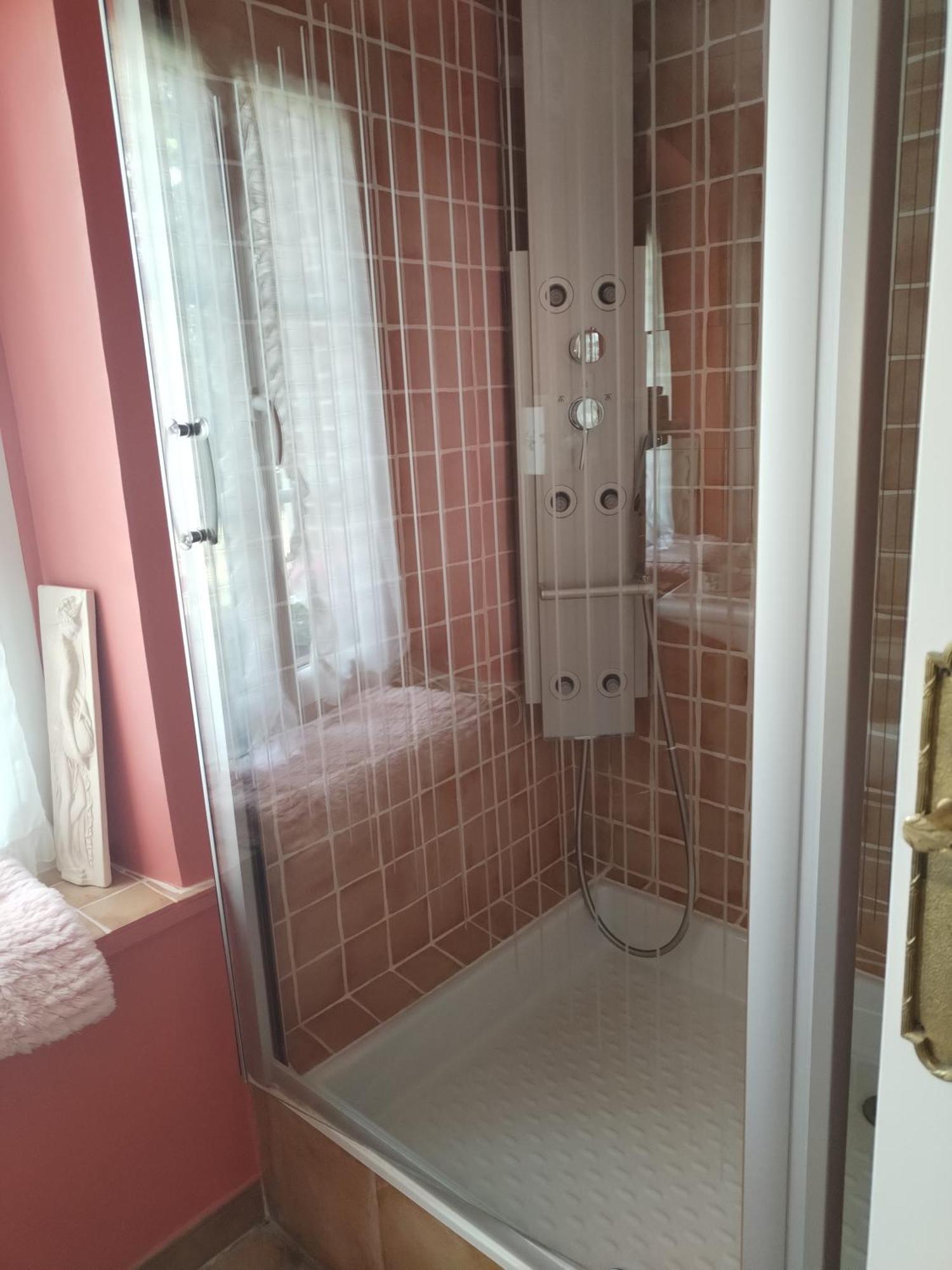 Le Petit Manoir Des Bruyeres Bed & Breakfast Villefargeau Exterior photo