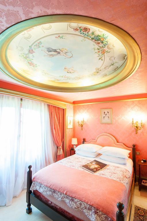 Le Petit Manoir Des Bruyeres Bed & Breakfast Villefargeau Exterior photo